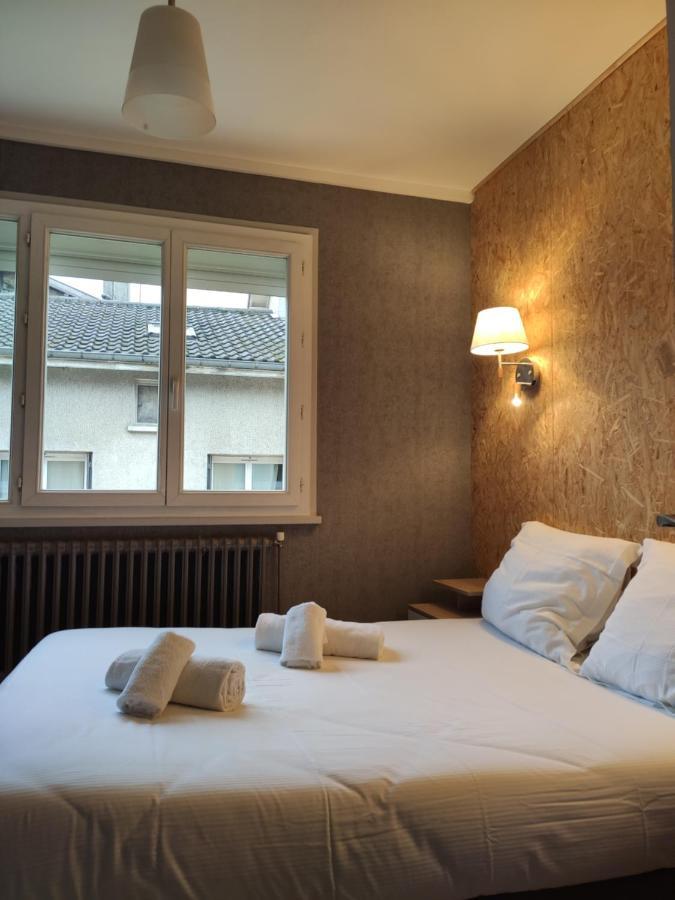 Bar Hotel Du Centre Montrevel-en-Bresse Eksteriør billede