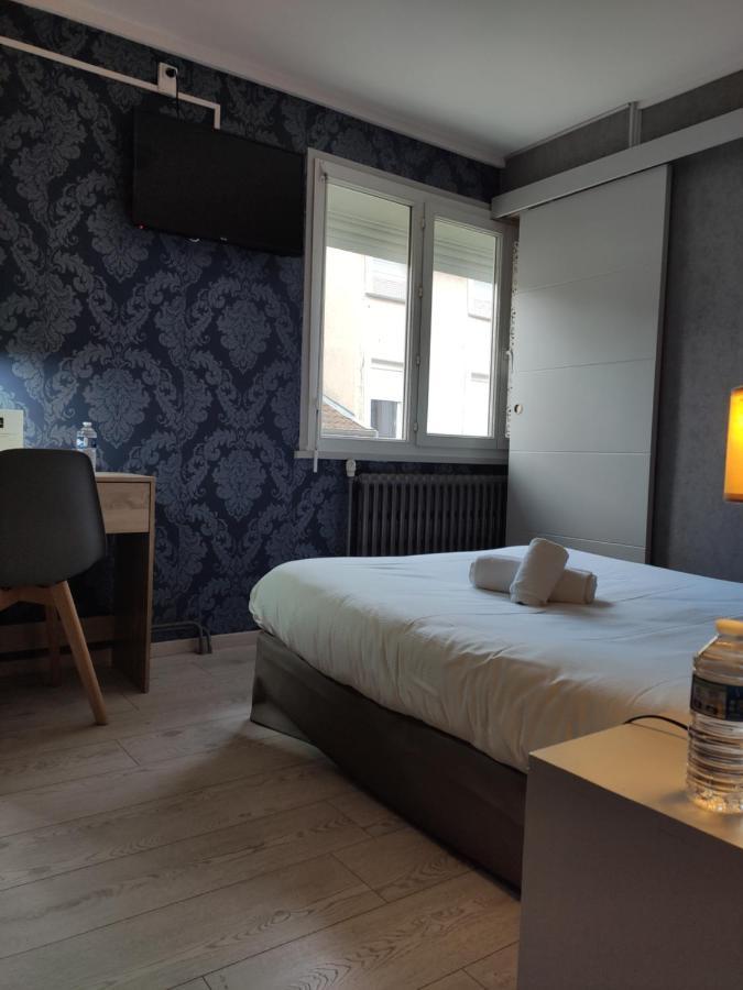Bar Hotel Du Centre Montrevel-en-Bresse Eksteriør billede