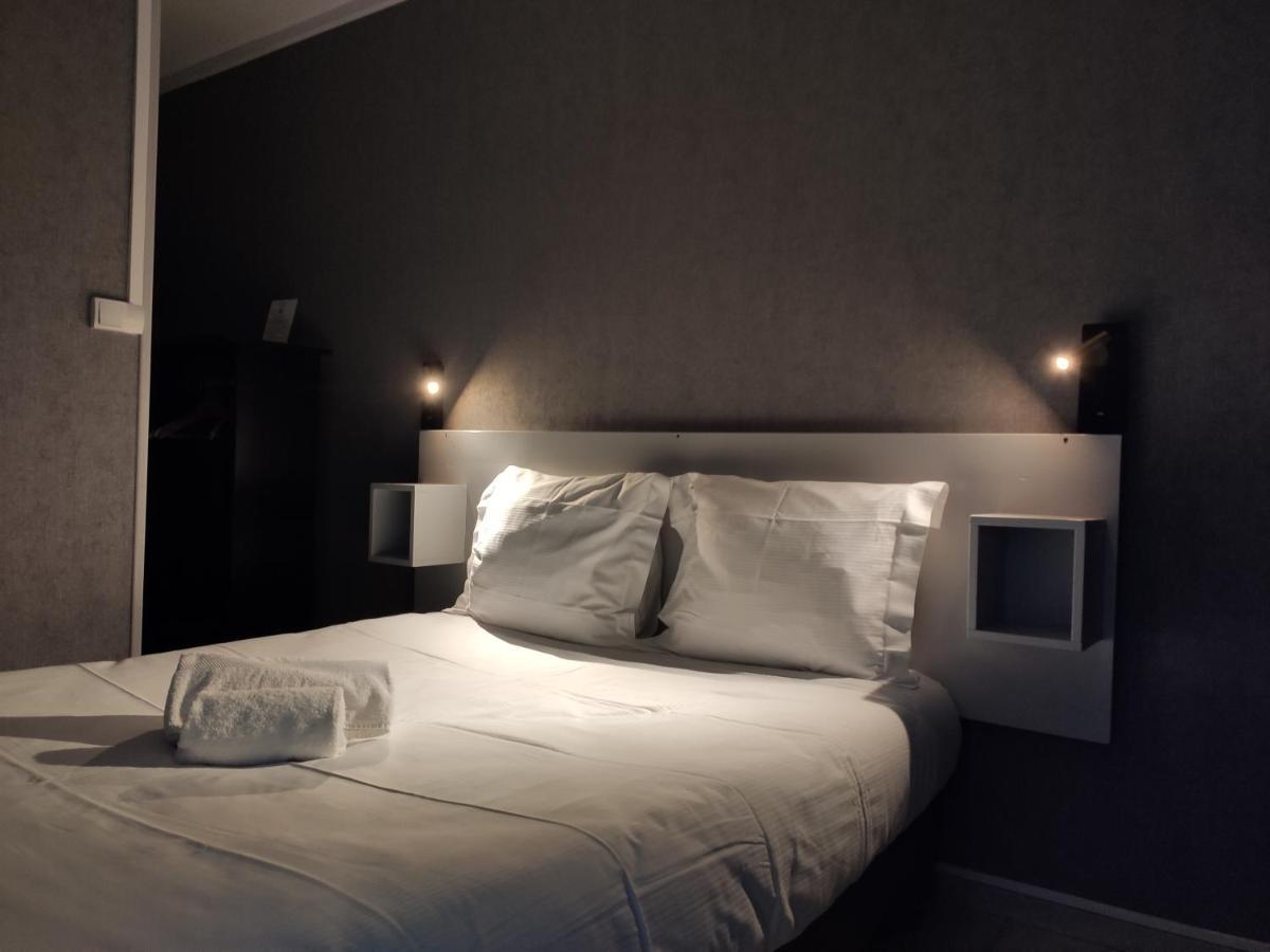 Bar Hotel Du Centre Montrevel-en-Bresse Eksteriør billede